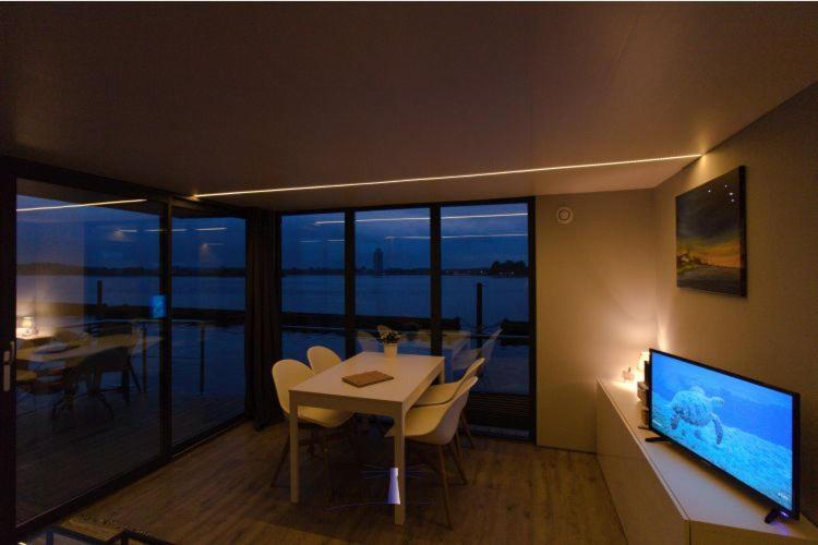 Hausboot Fjord Aries Mit Dachterrasse In Schleswig Otel Dış mekan fotoğraf