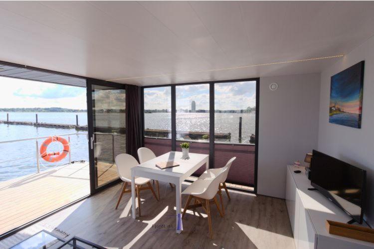 Hausboot Fjord Aries Mit Dachterrasse In Schleswig Otel Dış mekan fotoğraf